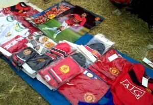 Bisnis Merchandise Klub Sepak Bola: Lebih dari Sekadar Jersey dan Syal