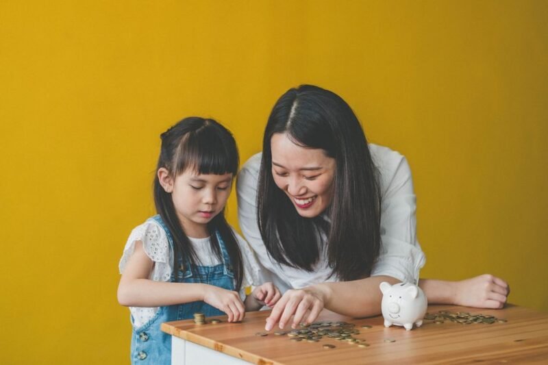 Mengajarkan Anak Tentang Uang: Investasi Masa Depan yang Tak Ternilai