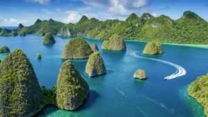 Raja Ampat: Surga Tersembunyi di Ujung Timur Indonesia yang Memukau Dunia