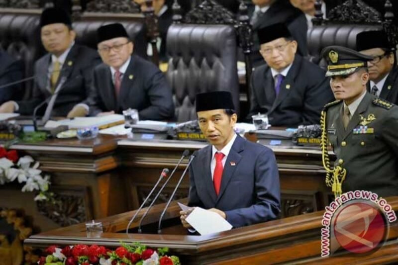 Tentu, mari kita susun artikel informatif tentang politik terkini dengan gaya yang Anda inginkan.
