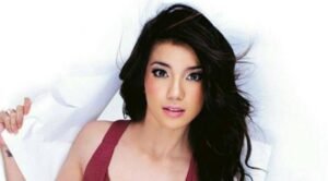 Baik, mari kita bedah fenomena skandal artis dalam sebuah artikel yang komprehensif.