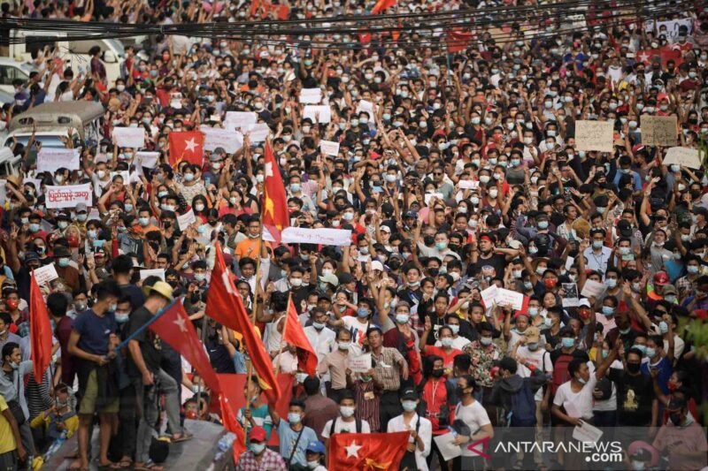 Konflik Politik: Akar, Manifestasi, dan Upaya Resolusi di Era Kontemporer