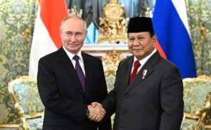 Tentu, mari kita susun artikel tentang politik luar negeri Rusia.