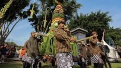 Analisis Pengaruh Budaya Lokal Terhadap Perilaku Memilih Masyarakat Di Berbagai Provinsi Indonesia